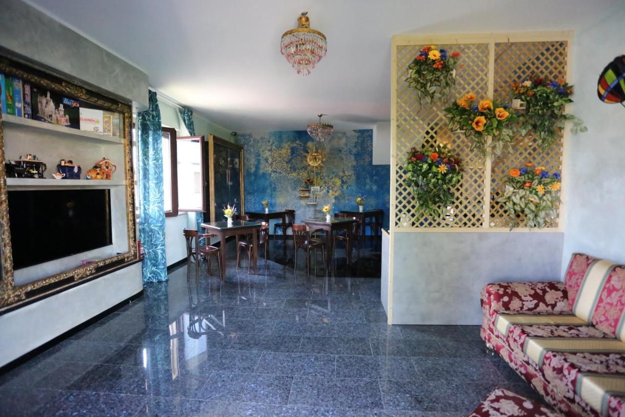 B & B L'Almanacco San Martino in Strada Luaran gambar